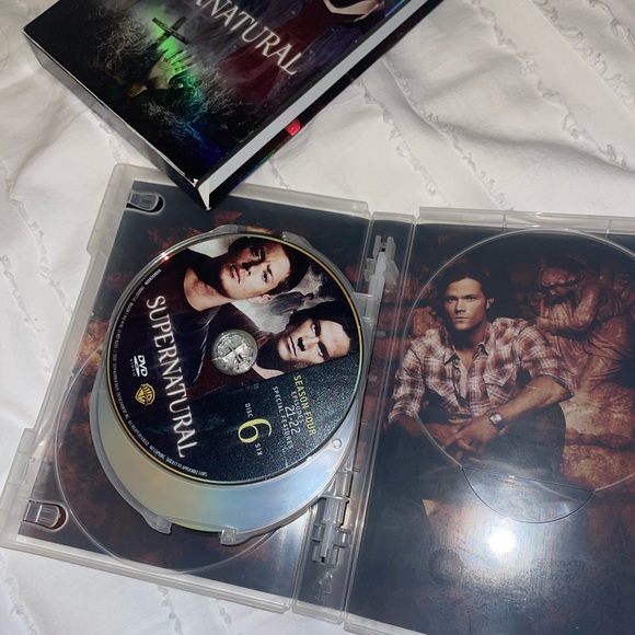 Supernatural Season 4 DVD set - Picture 5 of 5